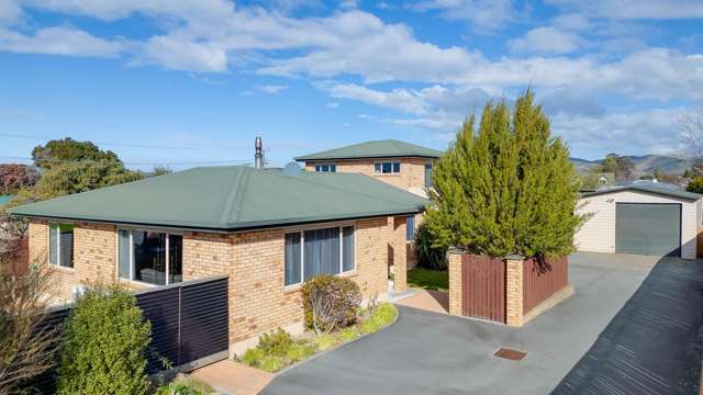 Spacious, Renovated And Ready On 1115sqm