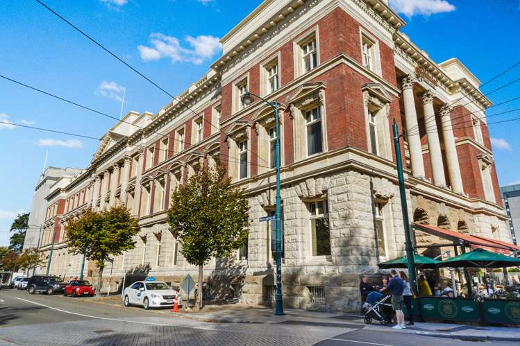 19/28 Cathedral Square_0