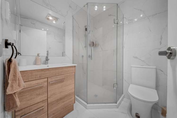 5/53 Archibald Road Kelston_8