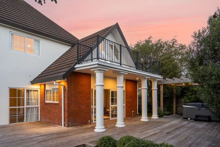18 Travis Country Drive Burwood_7