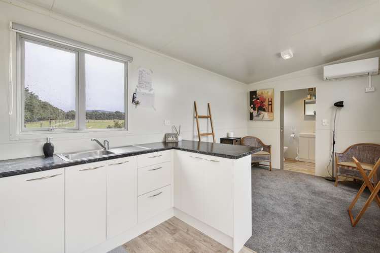 102 Glews Road Cust_40