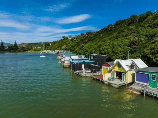 36 Boatshed Camborne_1