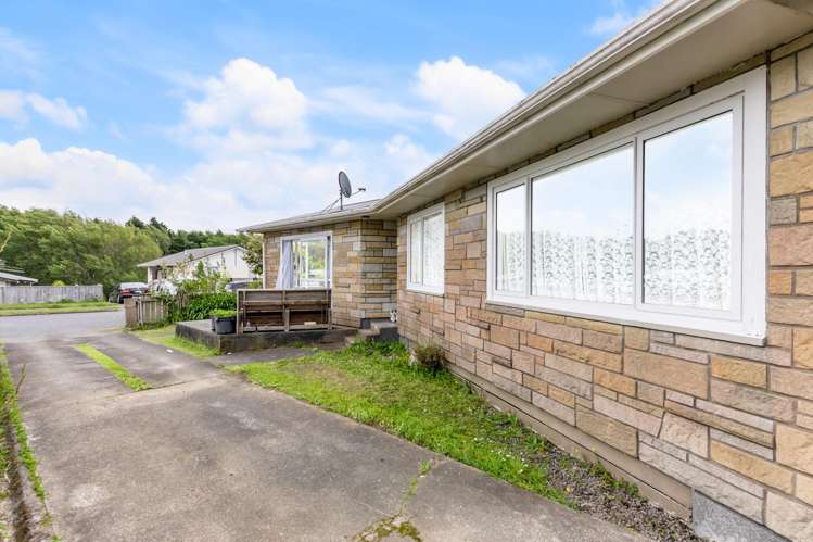 44 Kokiri Crescent Waitangirua_19