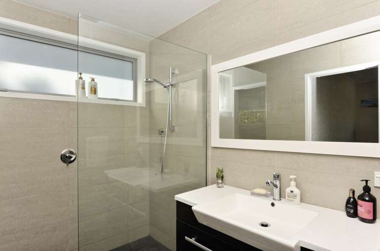 235g Titirangi Road Titirangi_4