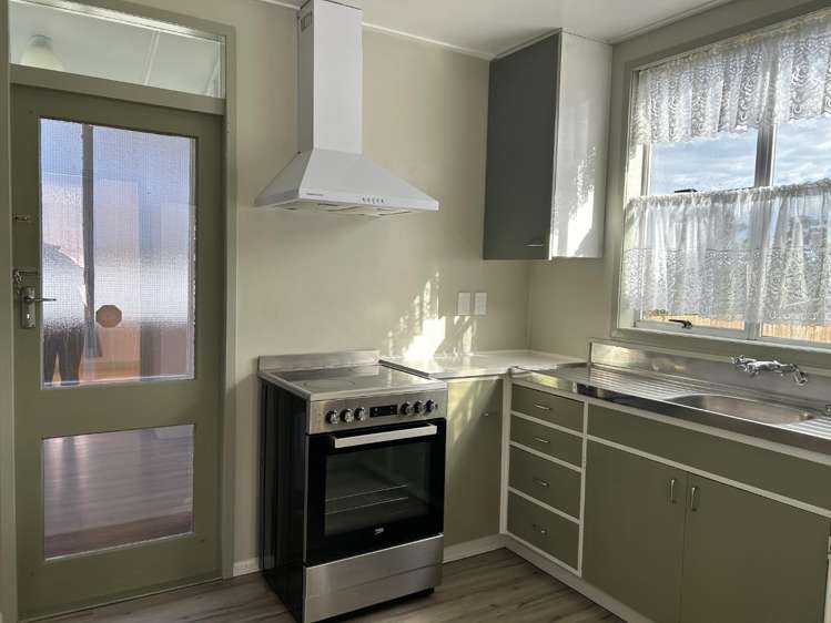 51b Whaka Street Maungaturoto_5