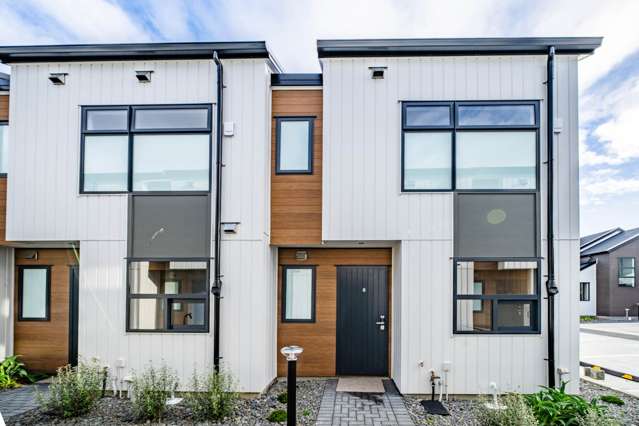 8/85 Cascades Road Pakuranga Heights_1