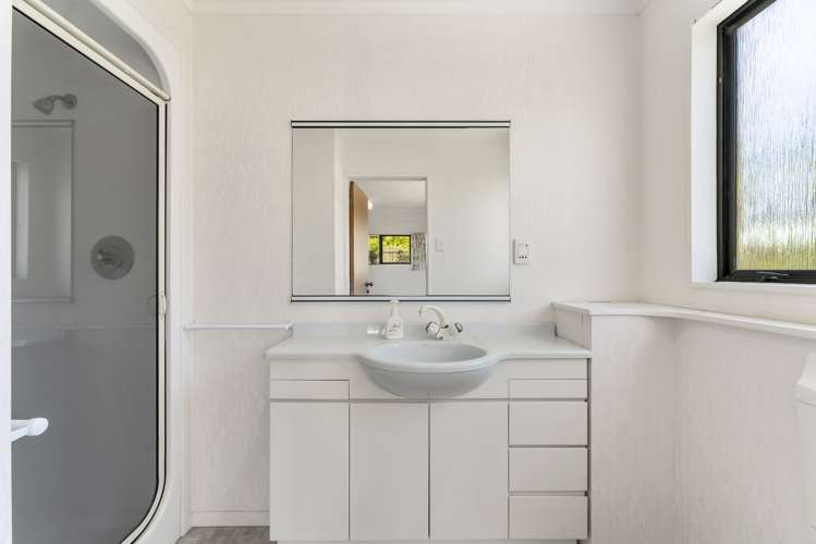 76 Marine Parade Mount Maunganui_15