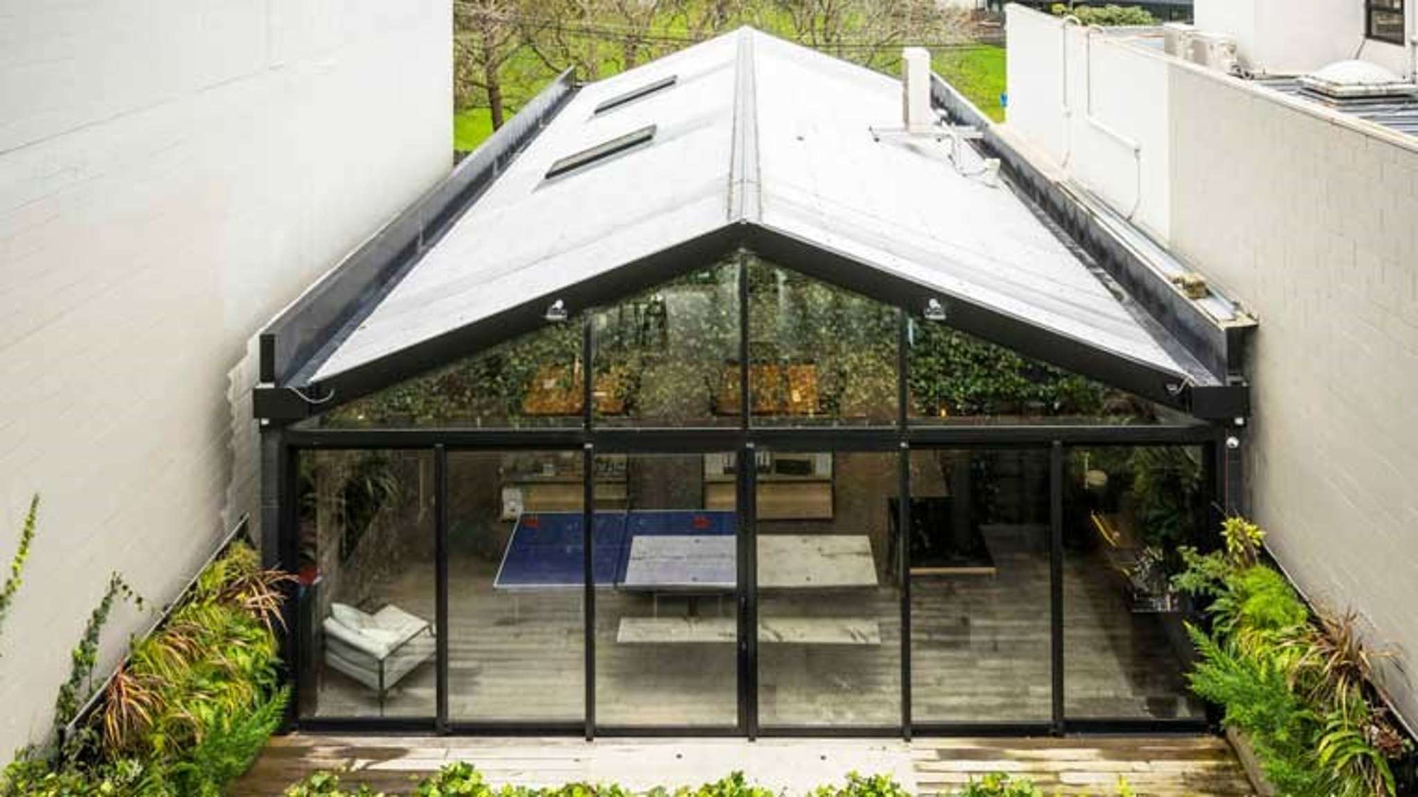 Award-winning park-side building