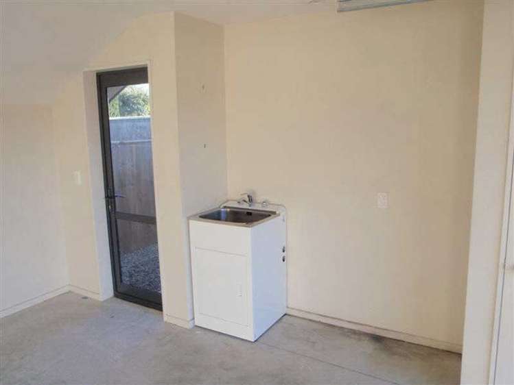 8 Woodham Courts Linwood_10