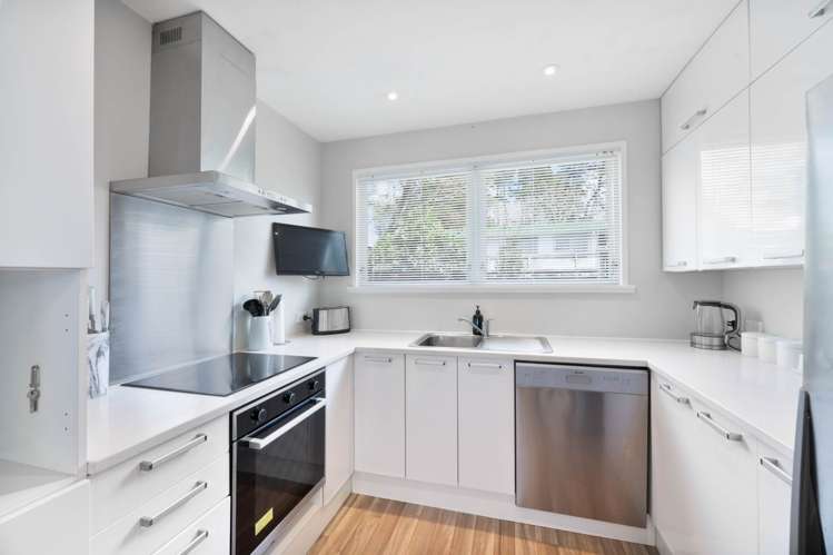 11 Allington Road Massey_13