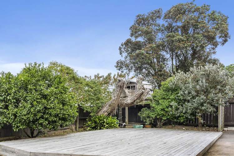 2/3 Howe Street Howick_18