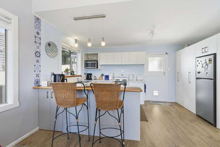 14 Kenef Road Paremata_8