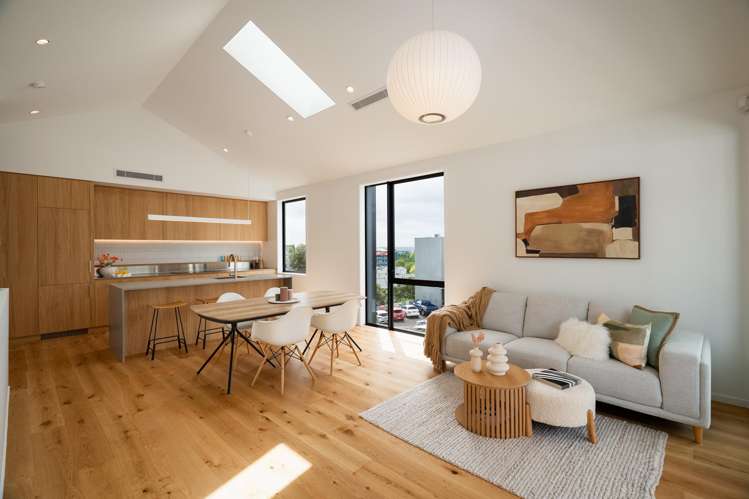 1/3 Madeira Lane Grafton_3