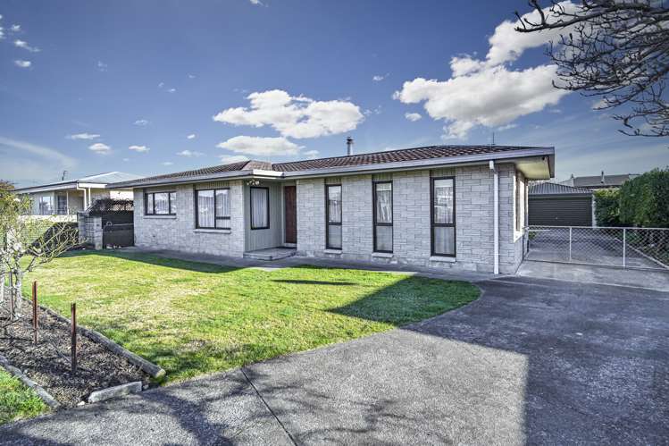 1422 Woodstock Avenue Mayfair_20