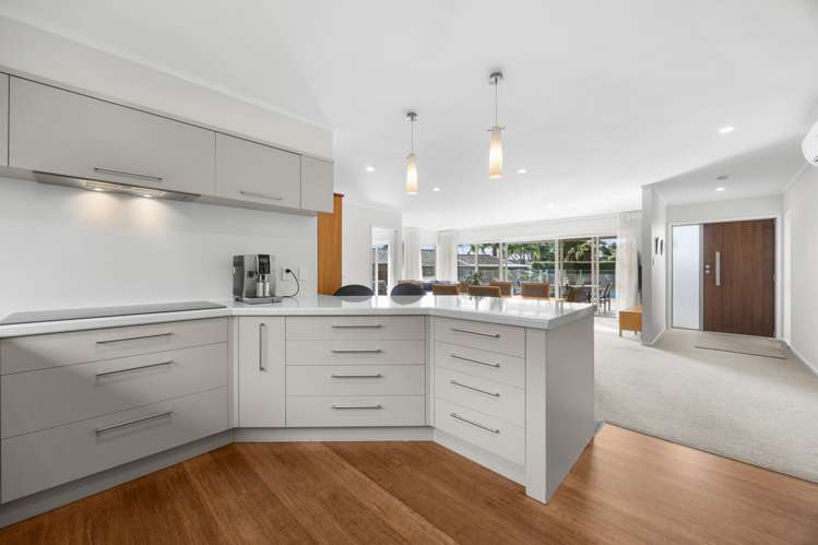 8 Rachael Place Farm Cove_6