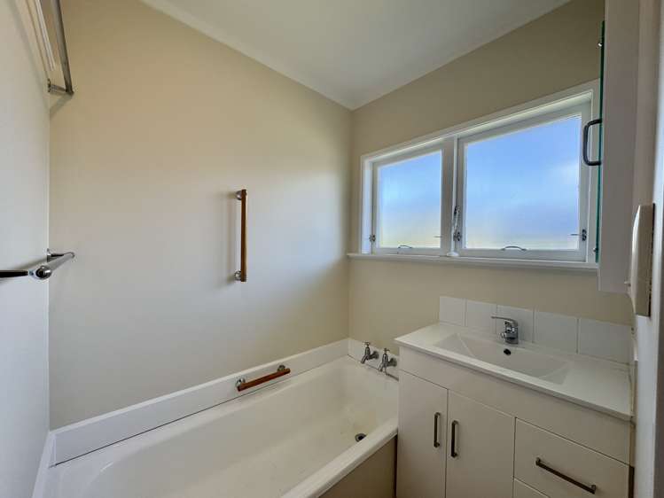 B/4 The Glebe Cockle Bay_6