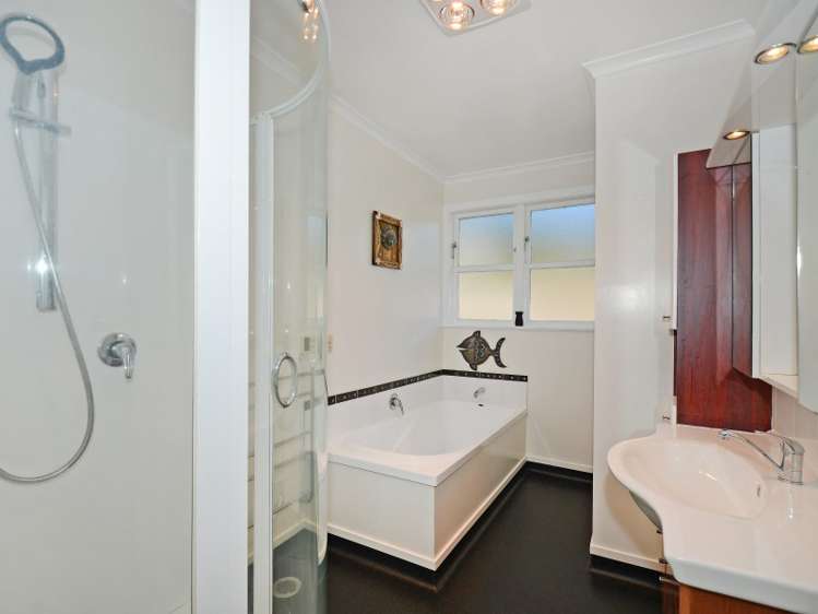 5 Morrison Grove Stokes Valley_13