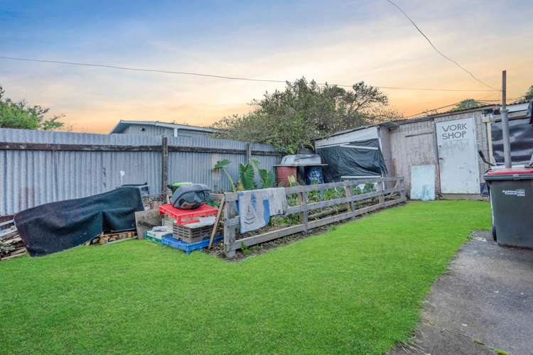 16 Garus Avenue Mangere East_13
