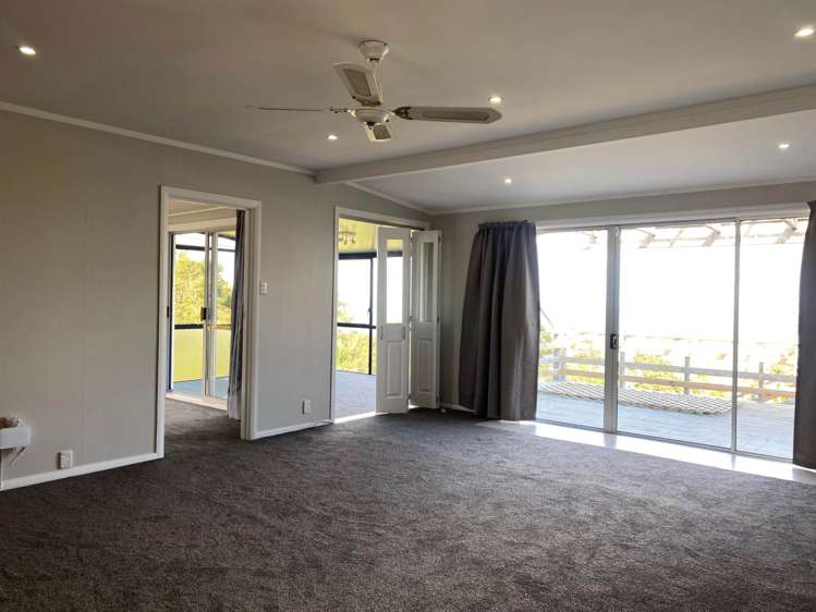 51 Roberts Road Matakatia_7