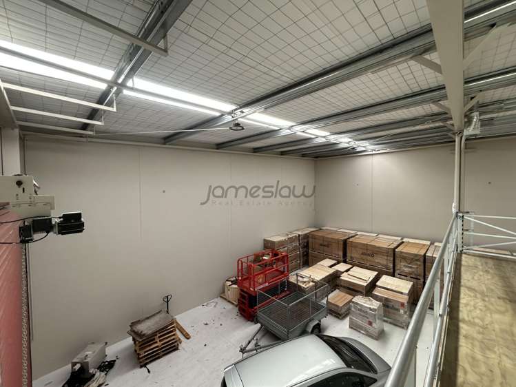 J/61 Hugo Johnston Drive Penrose_5