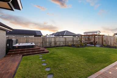 58 Carnaveron Drive_2