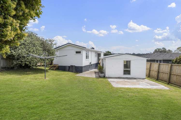 21 Fairclough Road Beach Haven_12