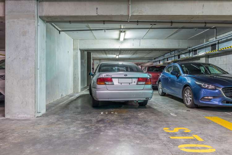 131/4 Dockside Lane Auckland Central_12