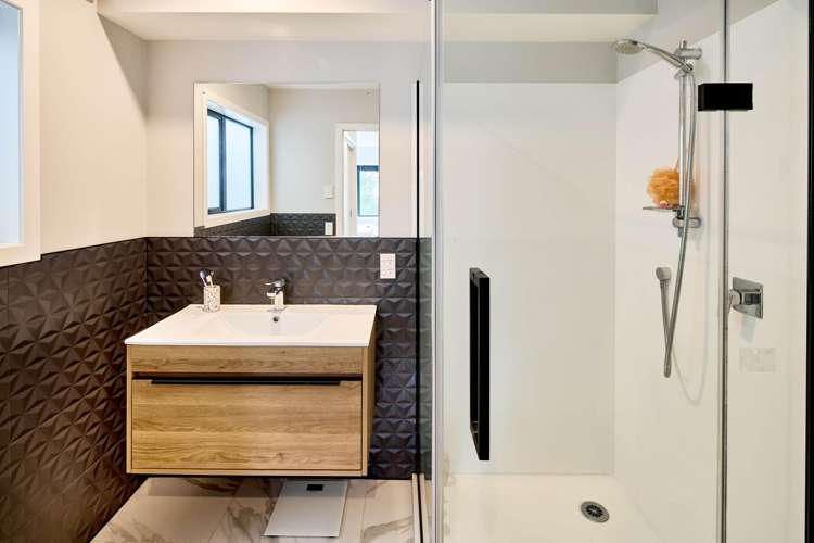 75 Erlestoke Crescent Churton Park_13