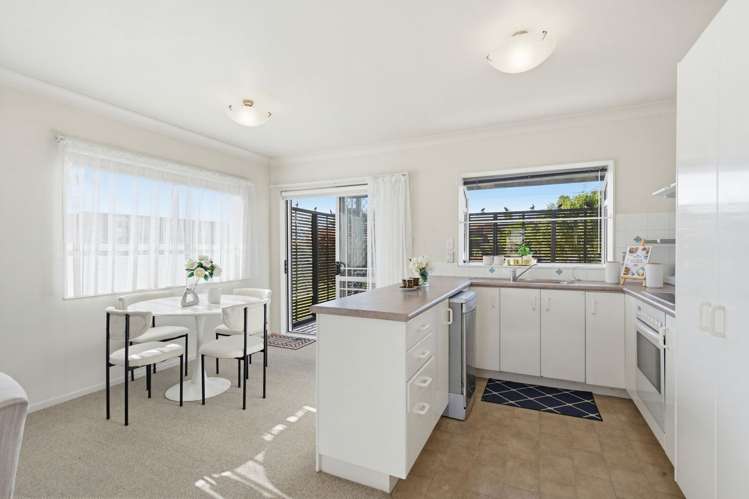 52 Bodi Place Te Atatu South_13