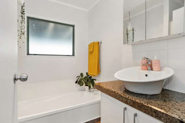 10b Resolution Road Welcome Bay_12