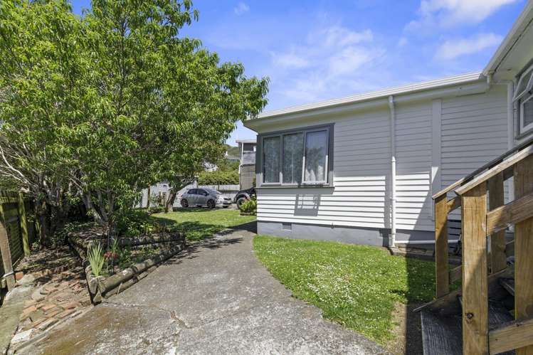 2 Hill Grove Naenae_10