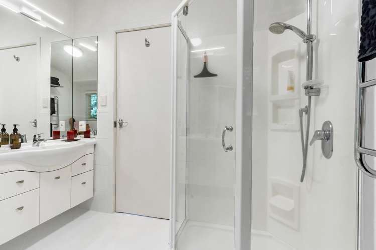 5 Amante Crescent Mairangi Bay_18