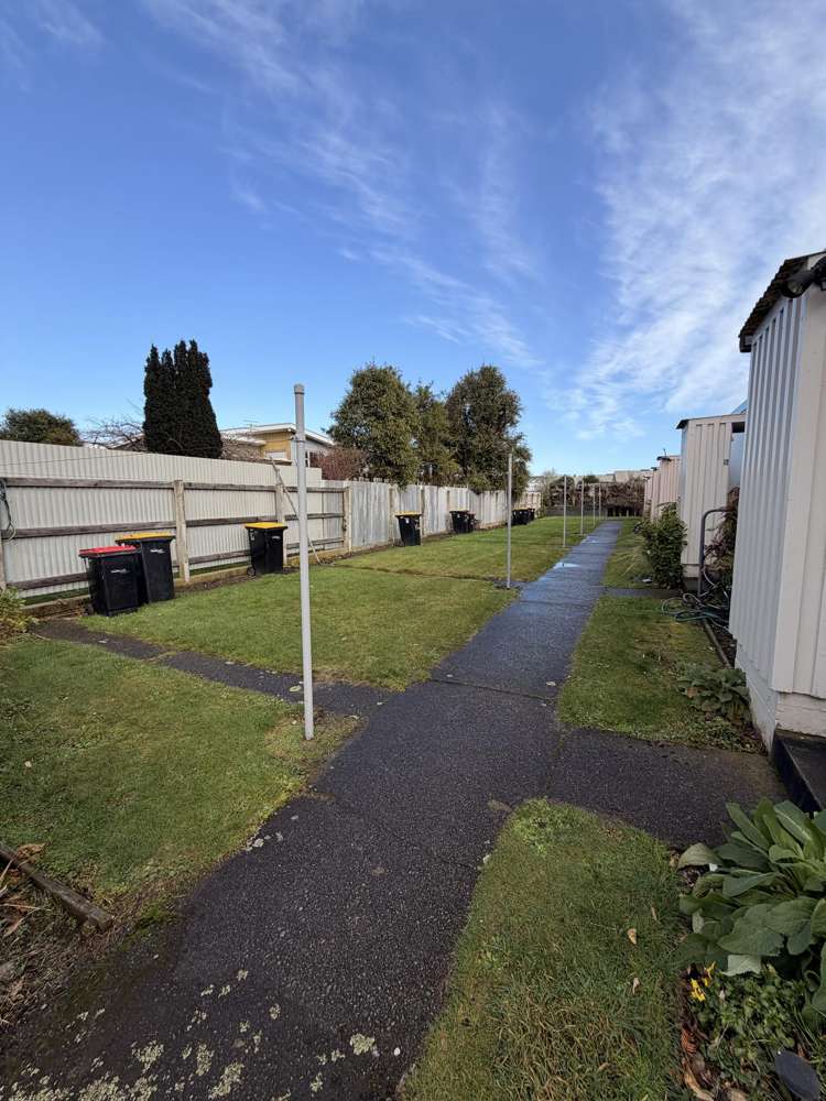 22 Avenal Street Avenal_10