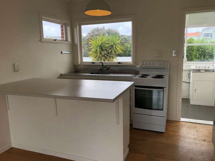 2/11 Jutland Street Mairangi Bay_1