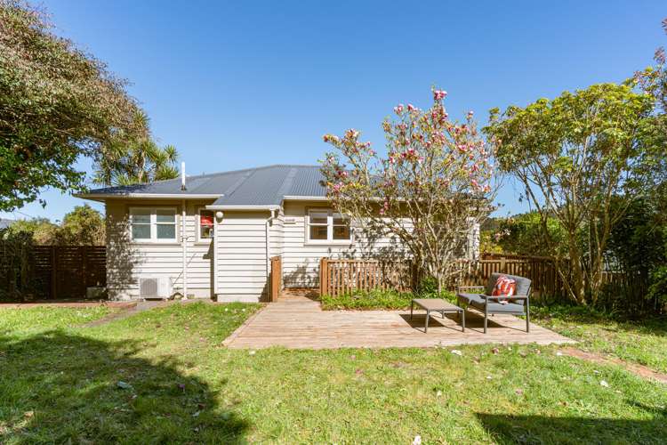 27 Victory Avenue Karori_11