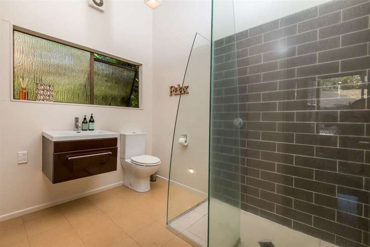 2/32 Jacaranda Avenue Beach Haven_11