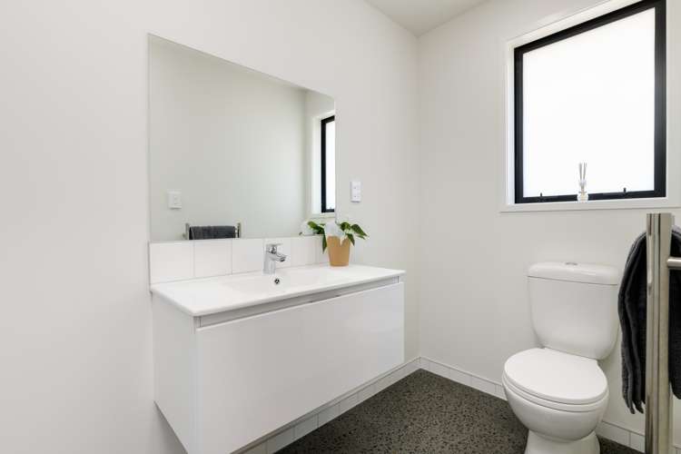 9 Kahuparere Crescent Pyes Pa_10