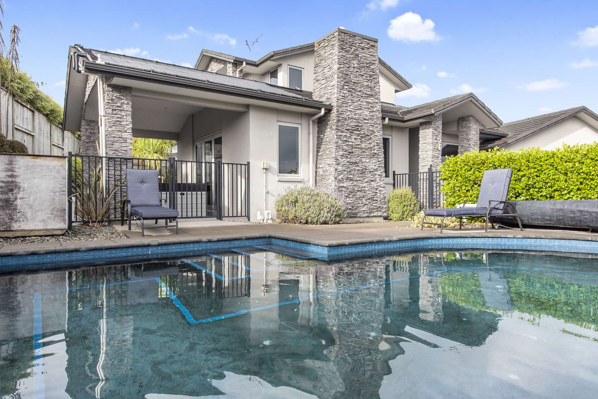 18 Compton Grove Huntington_0