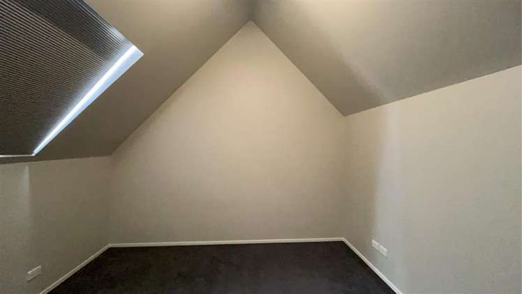 8D Inverness Avenue Hamilton East_20