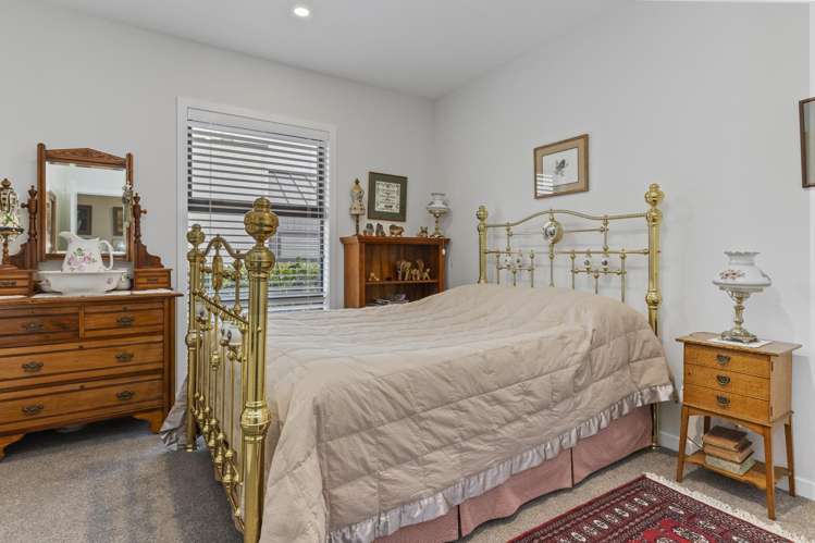 12 Sorrento Drive Rangatira Park_23