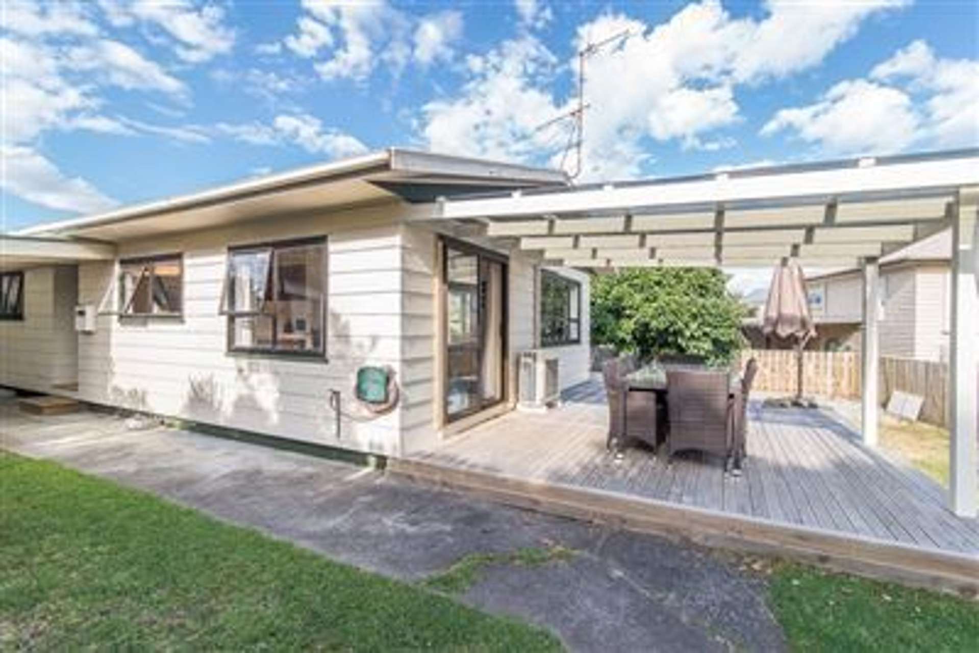 7 Wedgewood Grove Raumati Beach_0