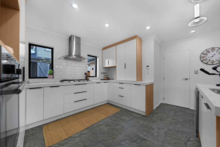 6 Springside Drive Flat Bush_9