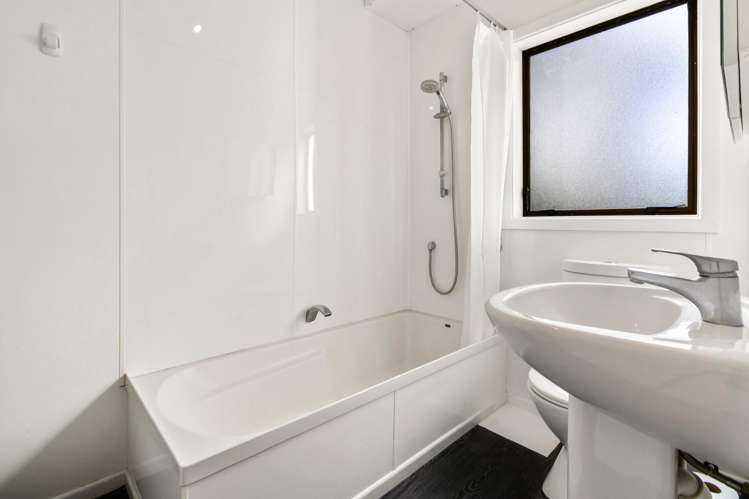 11b Clinton Way Kingston_10