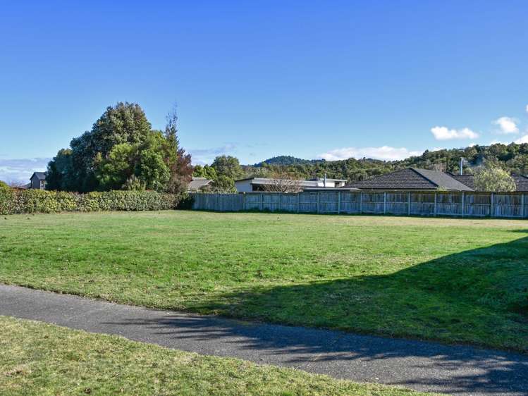 68 Montgomery Crescent Kinloch_10