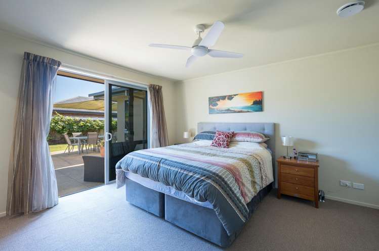 53 Covent Drive Stoke_13