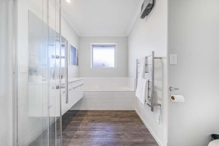 64 Willryan Avenue New Brighton_15