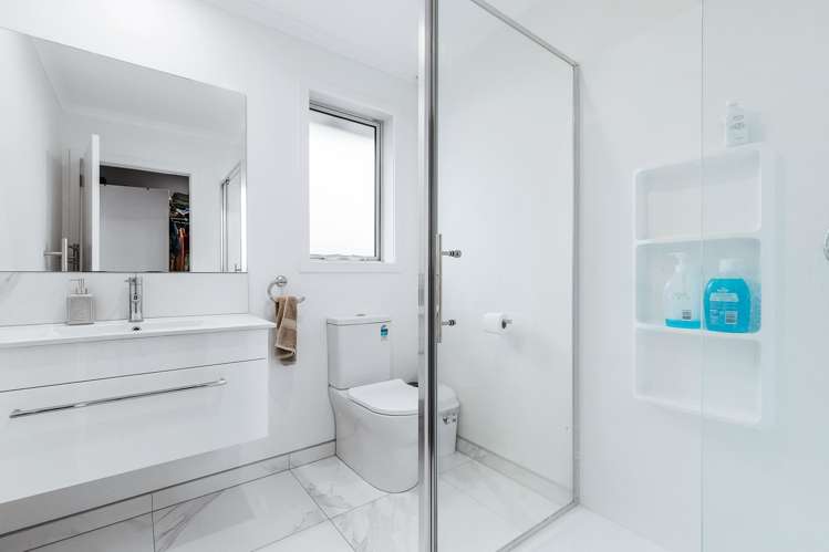 2 Roto Close Wharewaka_18