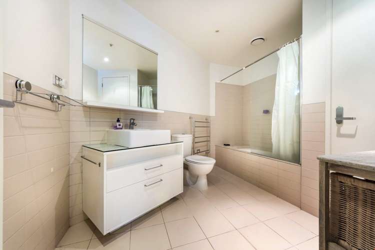 509/30 Beach Road Auckland Central_16