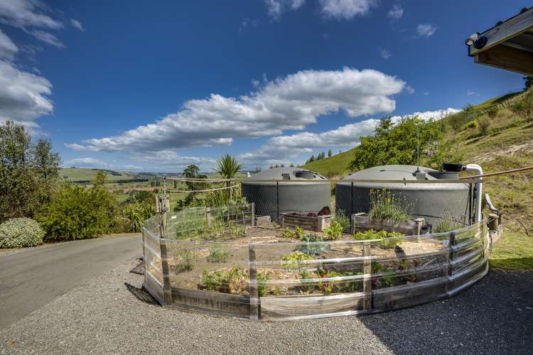 2564 Middle Road Poukawa_24