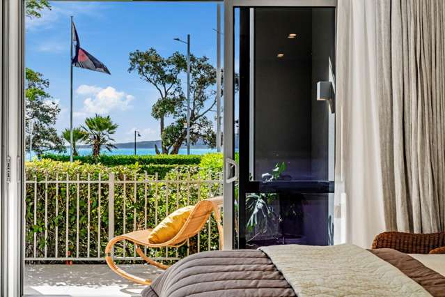 Waterfront Paradise in The Bays